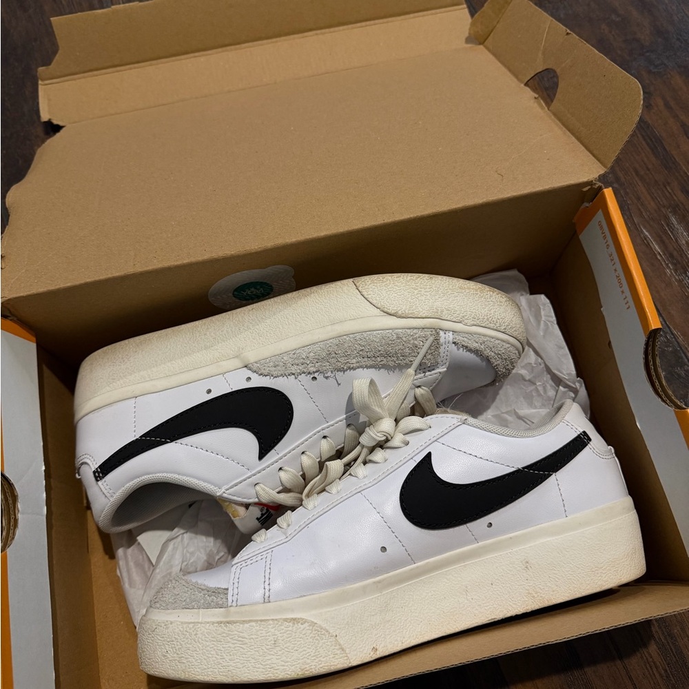 Nike women’s blazer platform